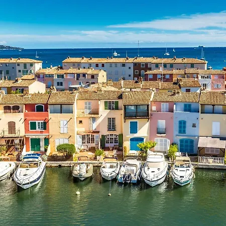 Beachfront With A/c In Port *